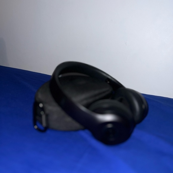 Beats Solo 3 - Picture 2 of 4